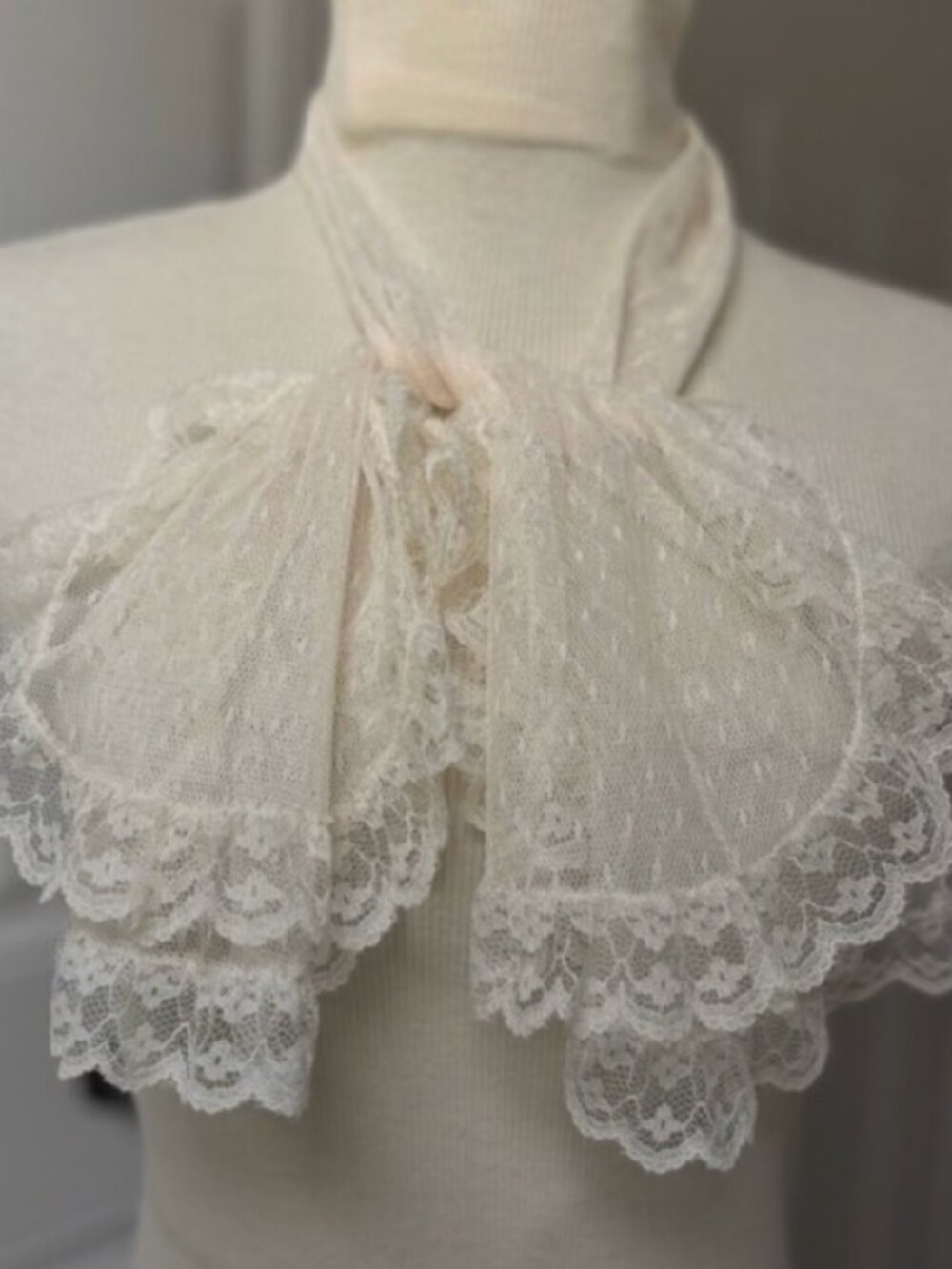 Detachable Victorian-style ruffled lace neck collar jabot in ivory